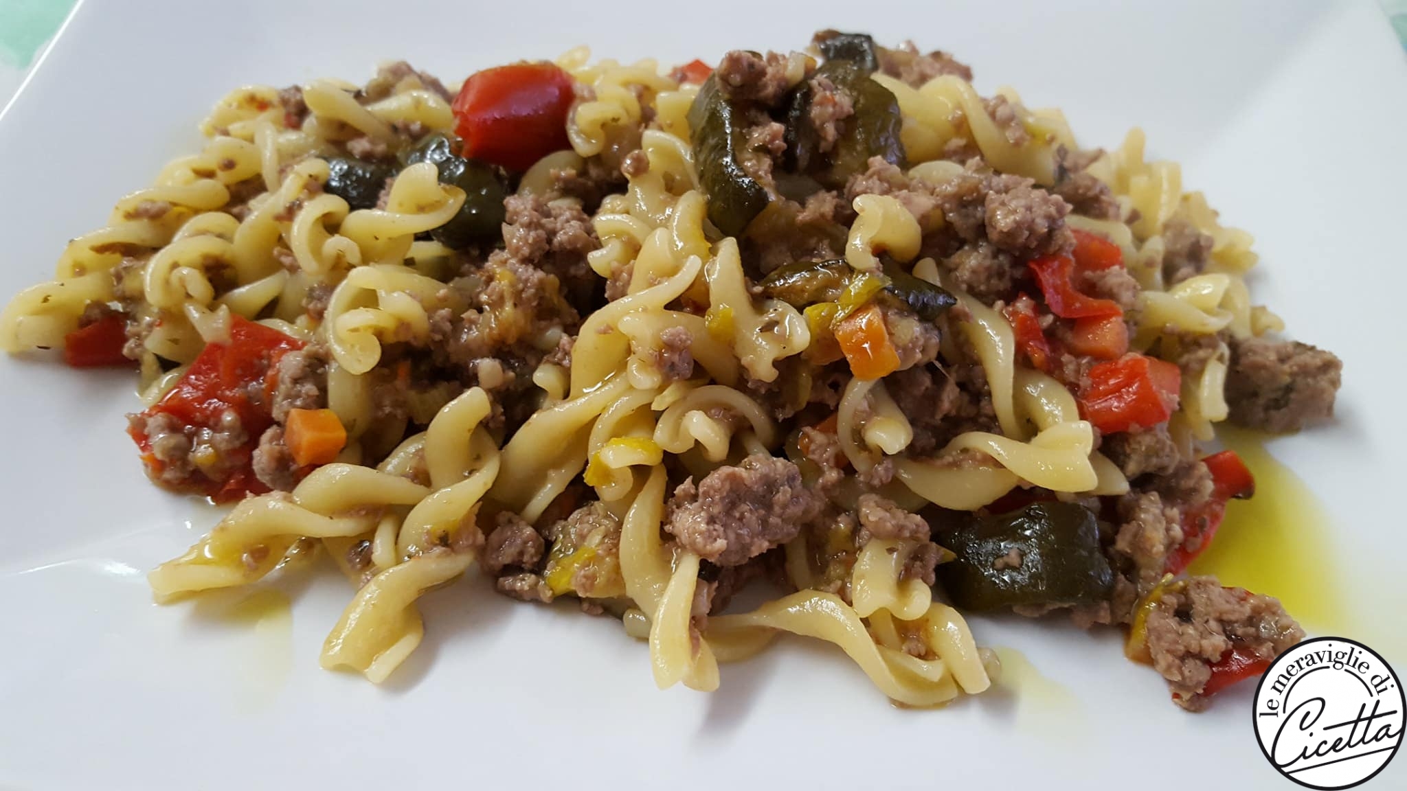 Pasta ragù e verdure saporite - Le di Cicetta